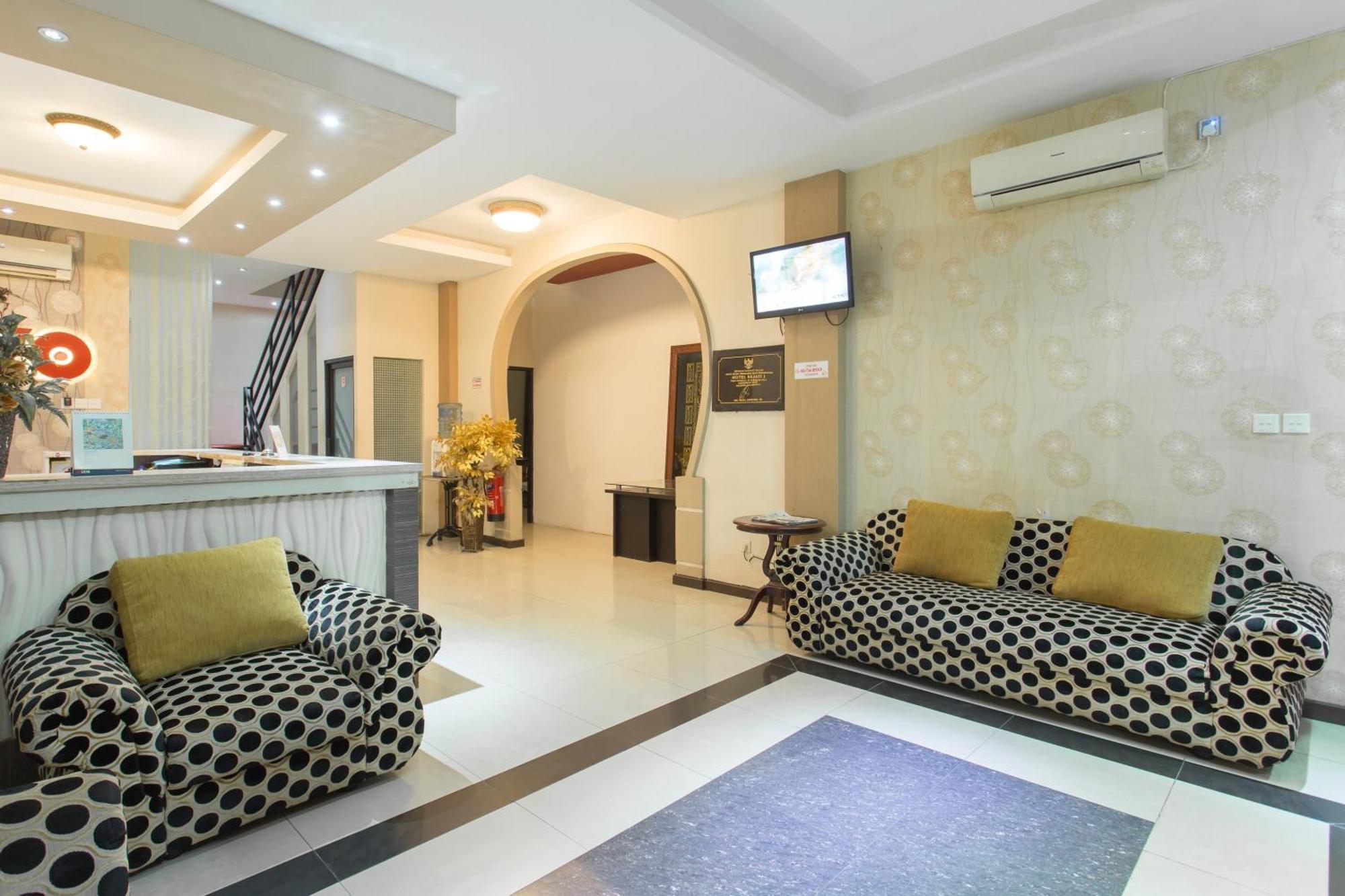 Oyo 663 Hotel Sejati Balikpapan  Luaran gambar